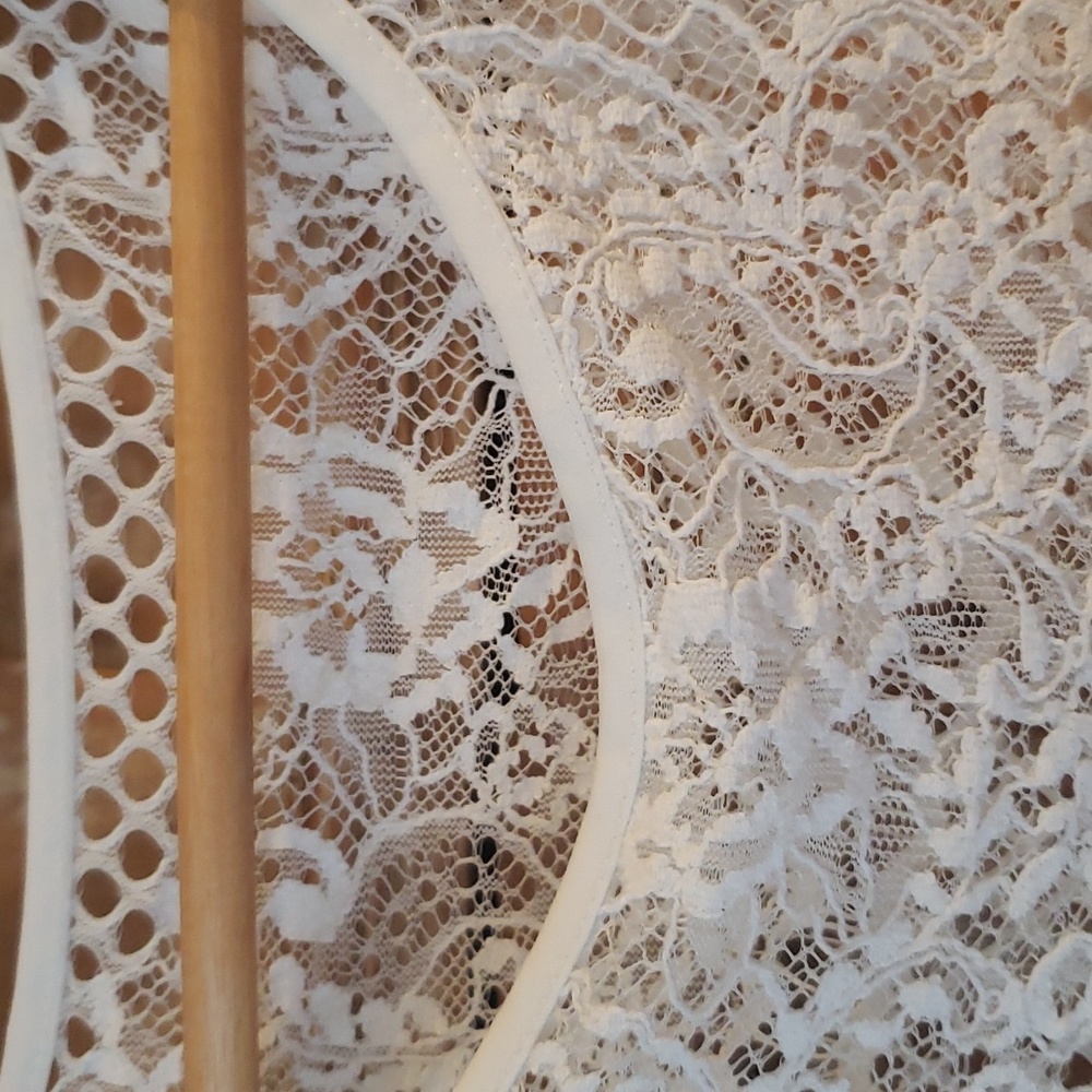 White Lace Blouse Size Small - Picture 4 of 7